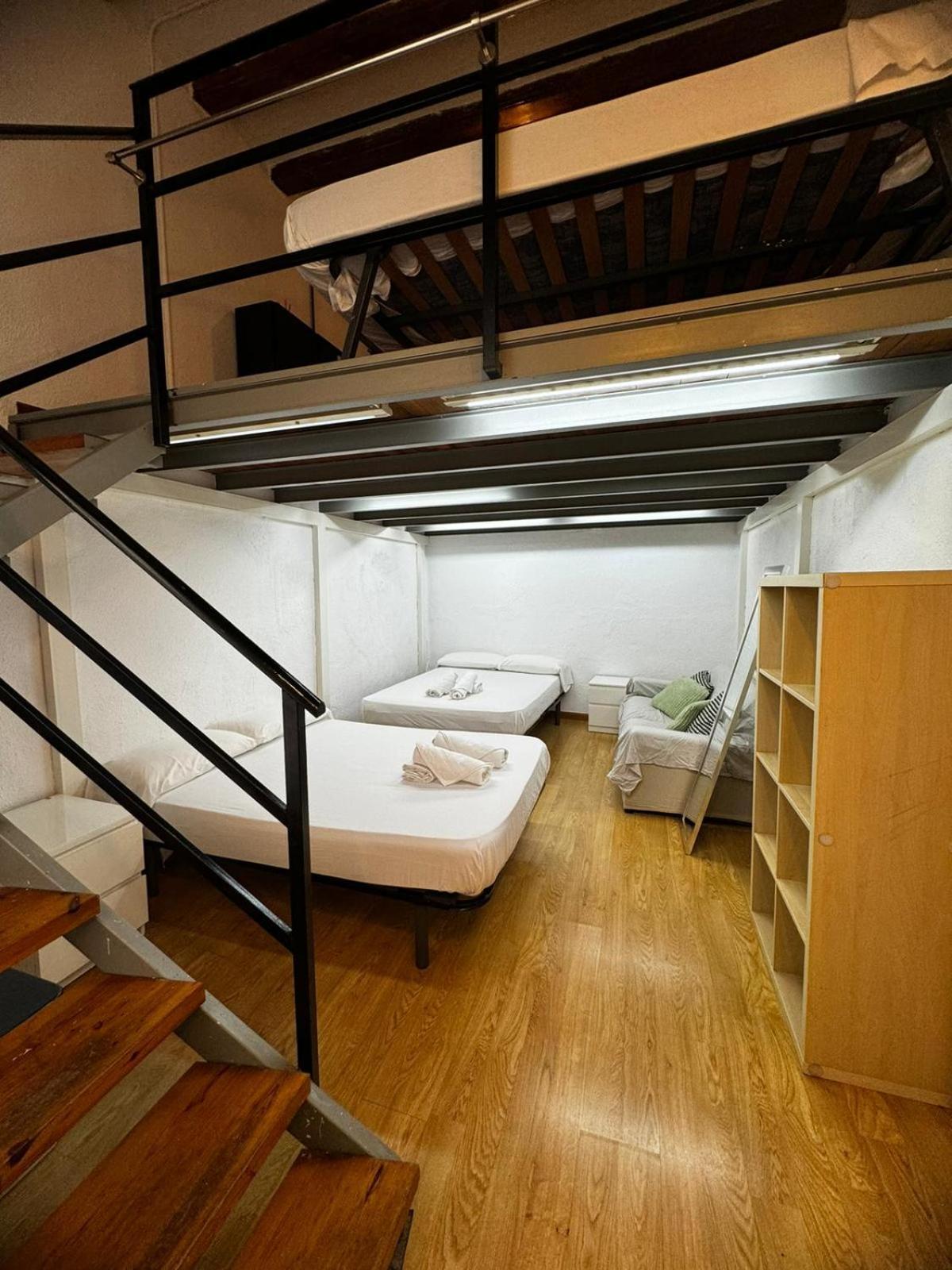 Habitacion Para Grupos Y Familias Hasta 8 Barcelona Exterior photo